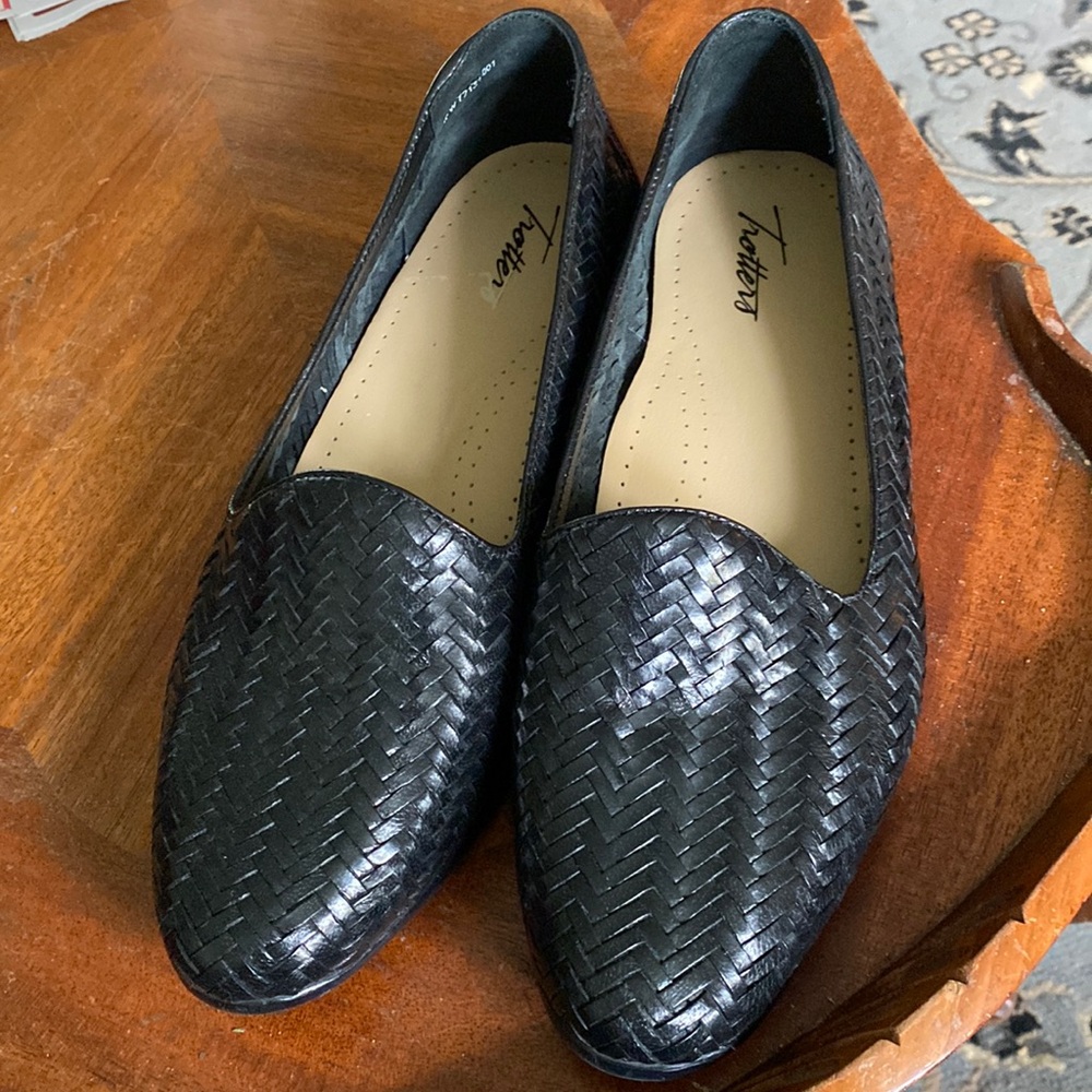 Trotters Woven Leather Loafers 10W Almost NEW